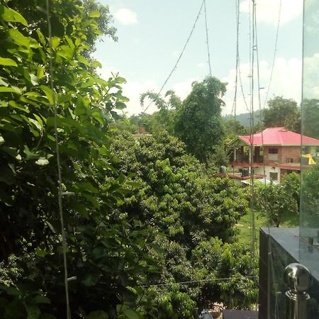 Hotel Sky Bule & Restaurant Khas Nagrota Exteriör bild