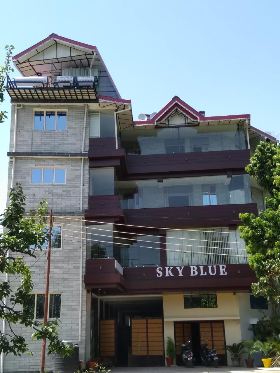 Hotel Sky Bule & Restaurant Khas Nagrota Exteriör bild